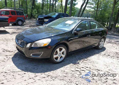 2013 Volvo S60 T5/T5 Platinum/T5 Premier/T5 Premier Plus from USA, damaged, VIN YV1612FS8D2206831